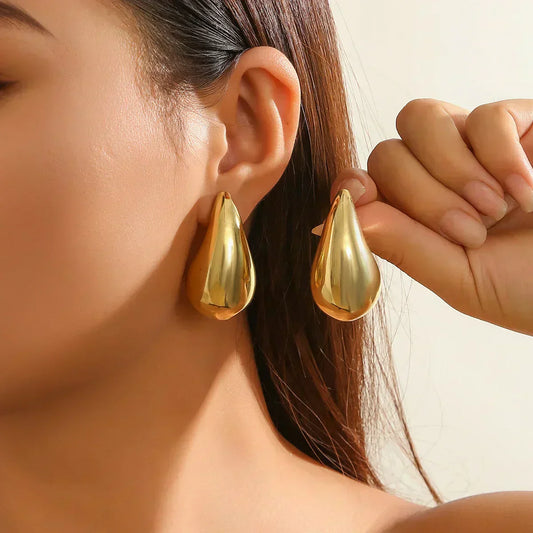 LUCÍA™ – Pendientes dorados tipo lágrima